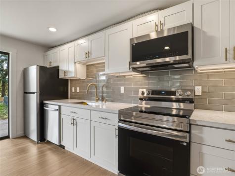 1366 SE SE High Ridge Court Port Orchard WA 98367