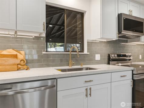 1366 SE SE High Ridge Court Port Orchard WA 98367