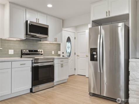 1366 SE SE High Ridge Court Port Orchard WA 98367