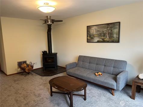 13 Raistakka Road Rosburg WA 98643