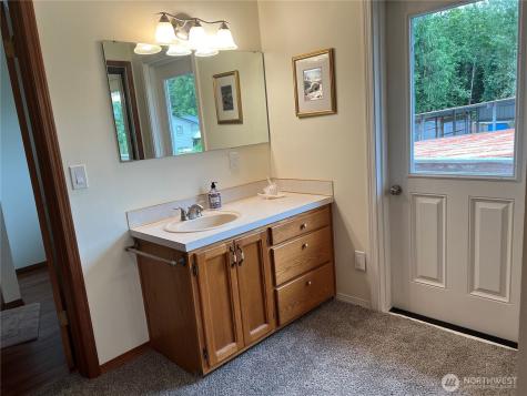13 Raistakka Road Rosburg WA 98643