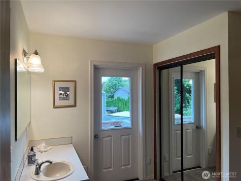 13 Raistakka Road Rosburg WA 98643