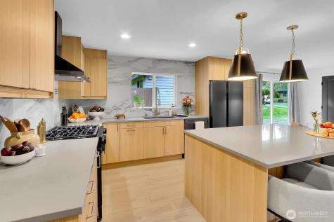 19326 66th Avenue W Lynnwood WA 98036