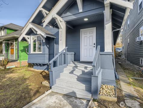 5242 11 Avenue NE Seattle WA 98105