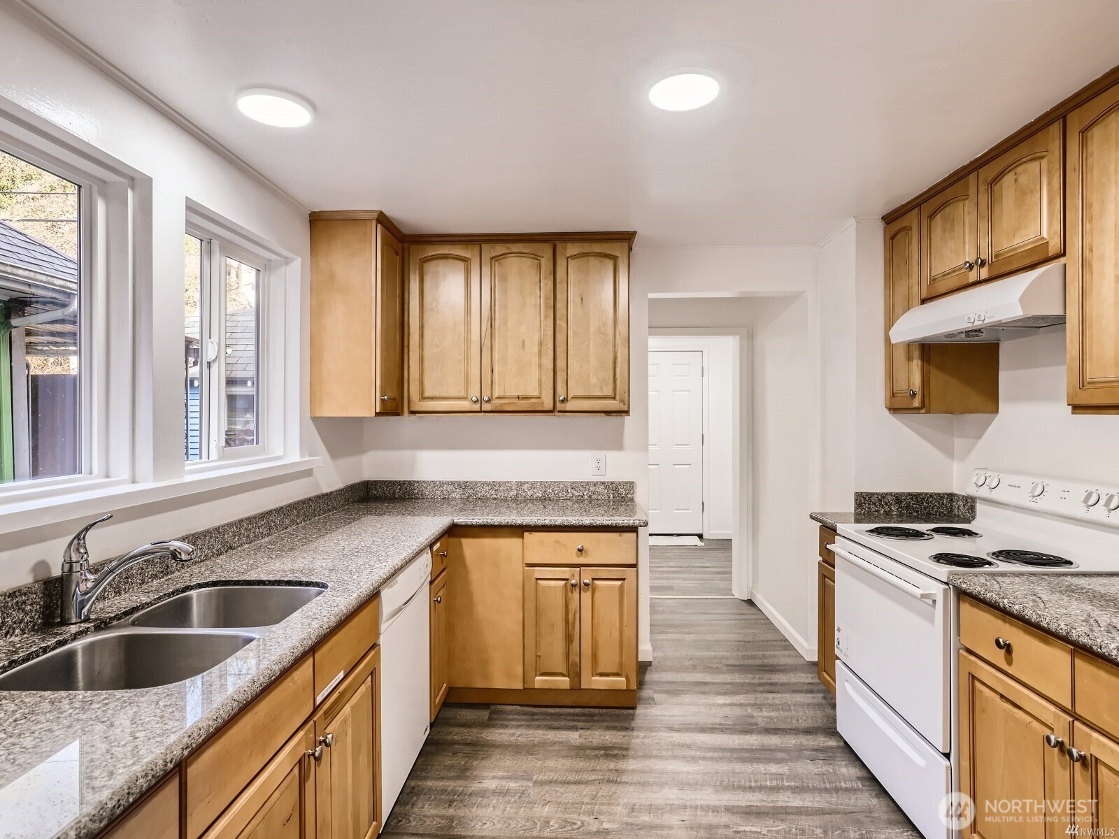 5242 11 Avenue NE Seattle WA 98105