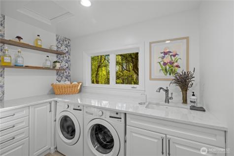 4145 Peregrine Point Way SE Sammamish WA 98075