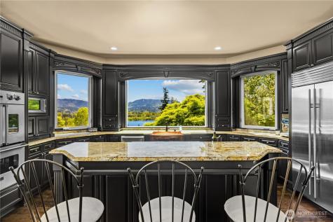 4145 Peregrine Point Way SE Sammamish WA 98075