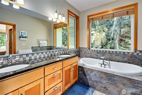 644 Bywater Way Port Ludlow WA 98365