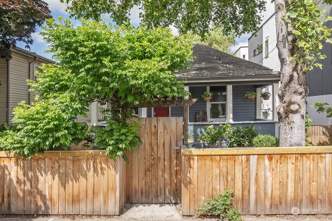 6625 Carleton Seattle WA 98108