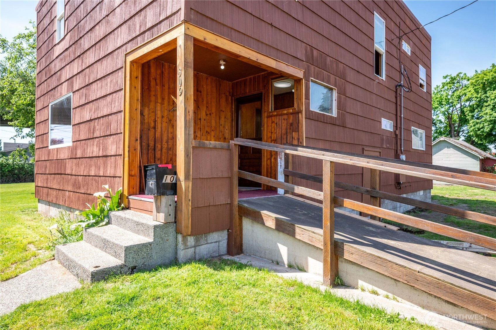 309 NW 2nd Avenue Kelso WA 98626