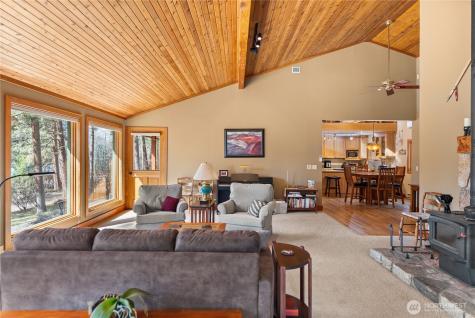 2 Trillium Road Winthrop WA 98862