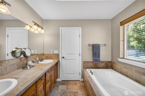 333 Lakeside Drive Sedro Woolley WA 98284