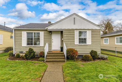 113 16th Auburn WA 98002