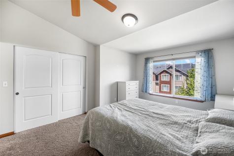 524 Pilchuck Path Everett WA 98201