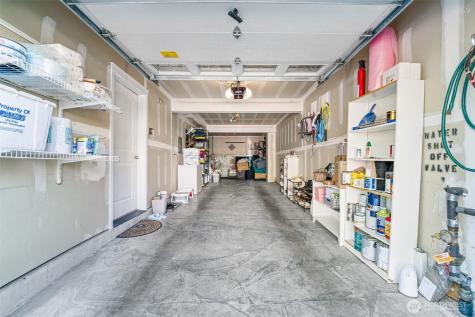 524 Pilchuck Path Everett WA 98201
