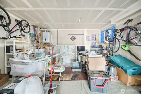 524 Pilchuck Path Everett WA 98201