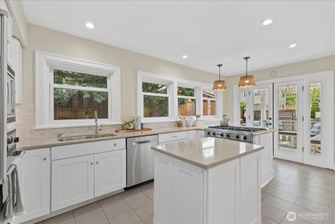 2407 11th Avenue E Seattle WA 98102