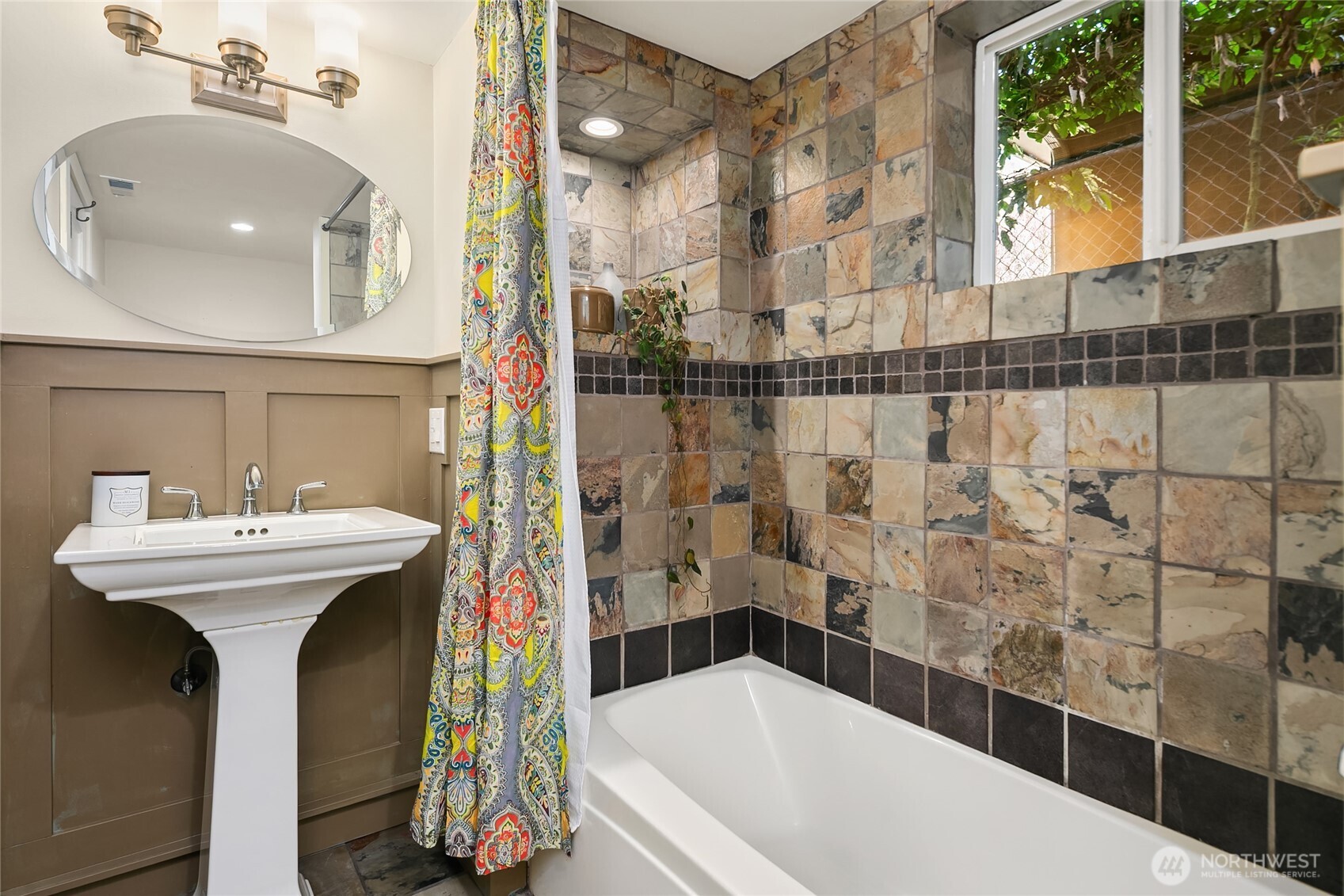 2407 11th Avenue E Seattle WA 98102