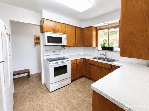 33601 Highway 97 Oroville WA 98844