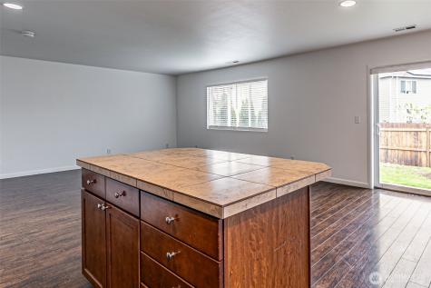 2156 66th Street SE Auburn WA 98092