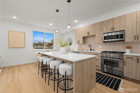 6546 Latona Avenue NE Seattle WA 98115
