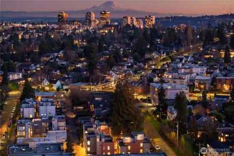 6546 Latona Avenue NE Seattle WA 98115
