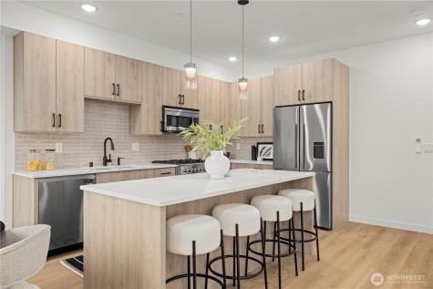 6546 Latona Avenue NE Seattle WA 98115