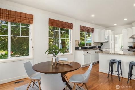 1578 NE Iris Street Issaquah WA 98029