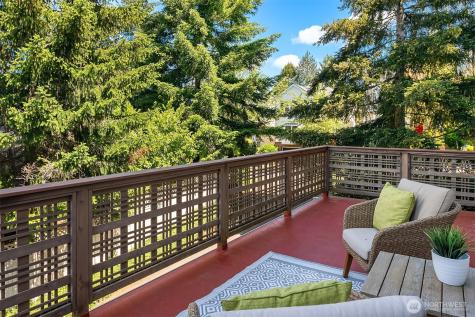1578 NE Iris Street Issaquah WA 98029