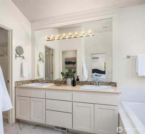 1578 NE Iris Street Issaquah WA 98029