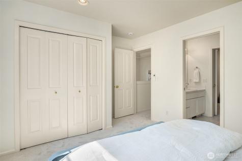 1578 NE Iris Street Issaquah WA 98029