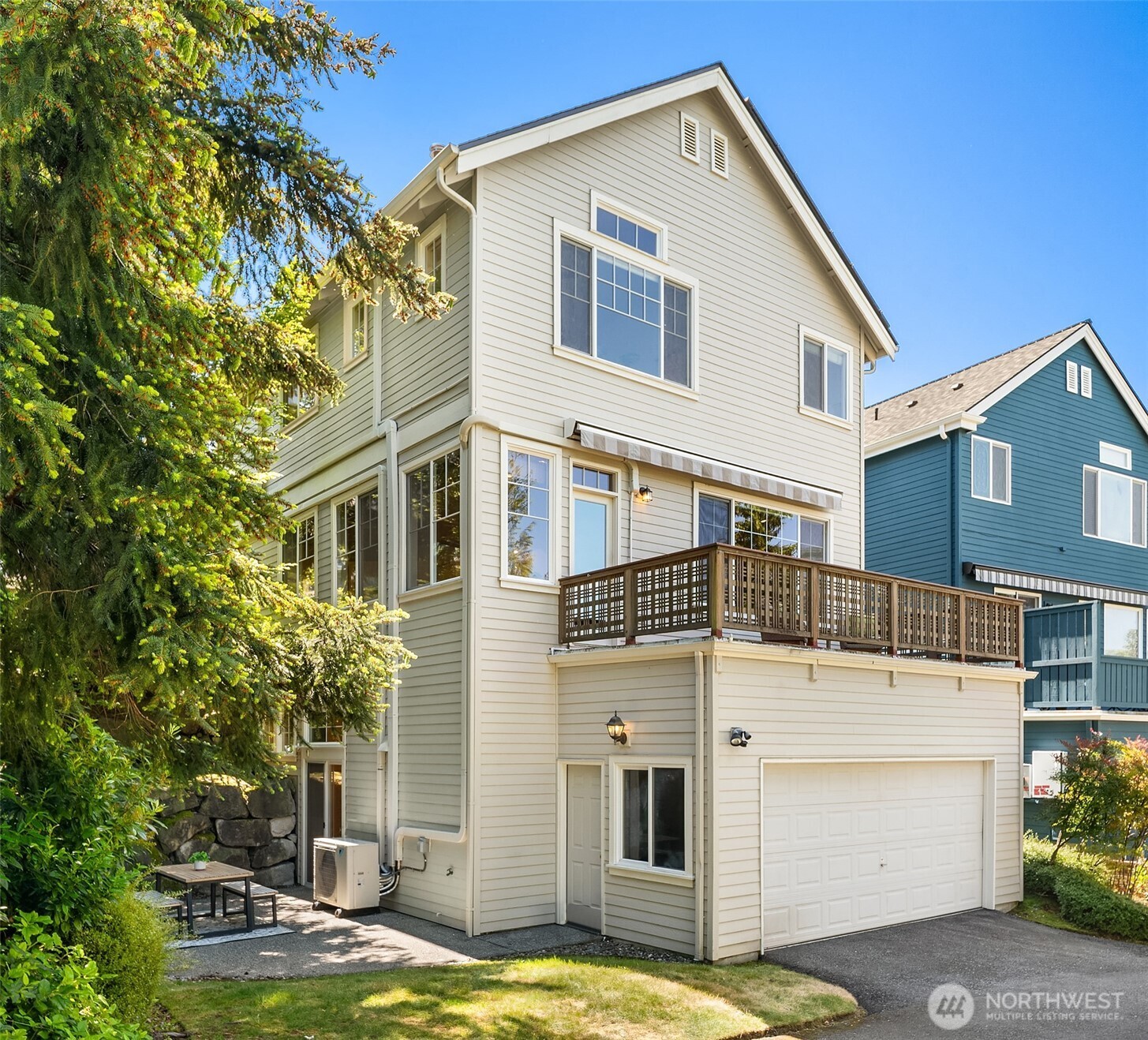 1578 NE Iris Street Issaquah WA 98029