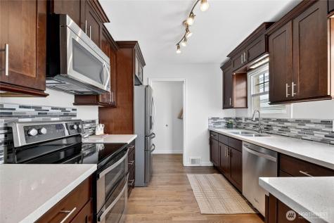 5311 Beach Drive SW Seattle WA 98136