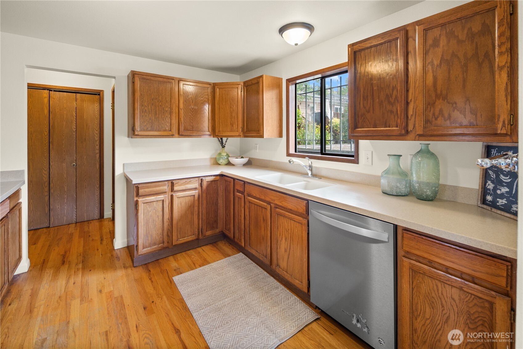 1710 30th Avenue Seattle WA 98122