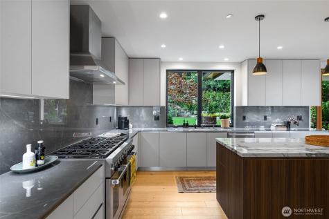 9818 SE 42nd Place Mercer Island WA 98040