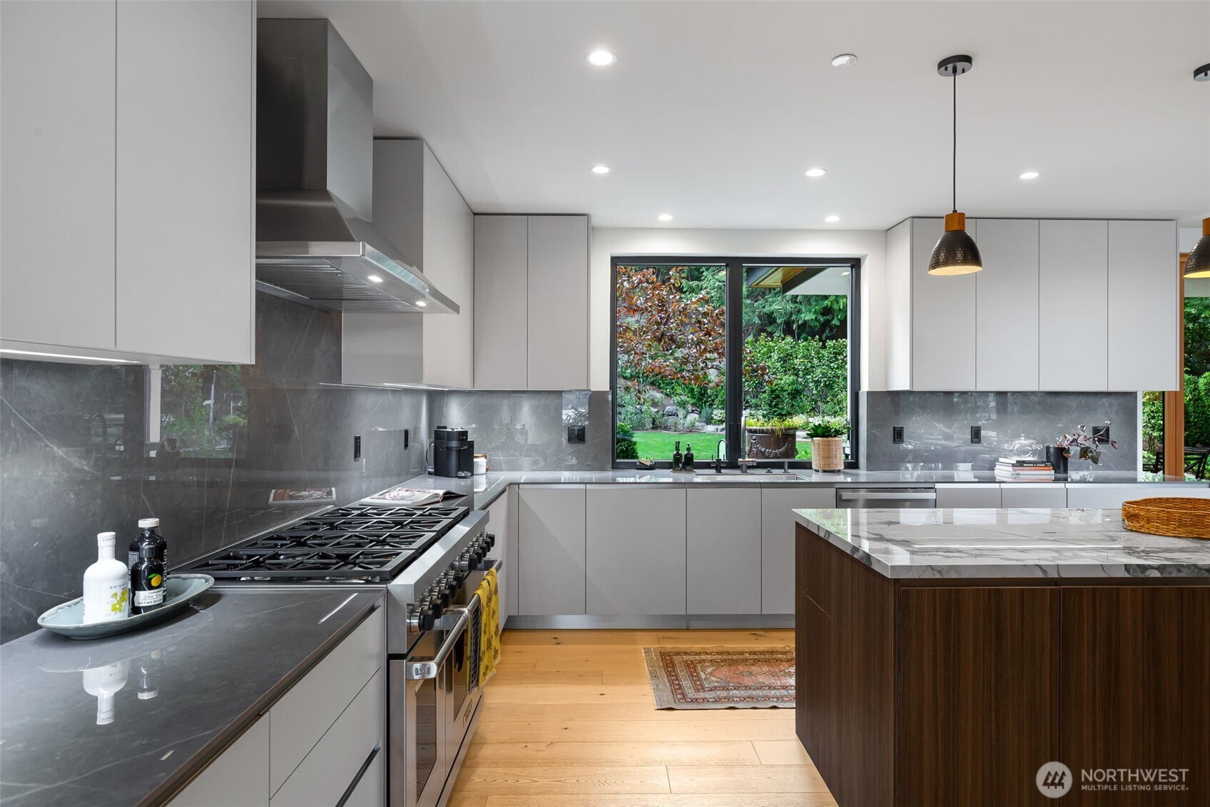 9818 SE 42nd Place Mercer Island WA 98040