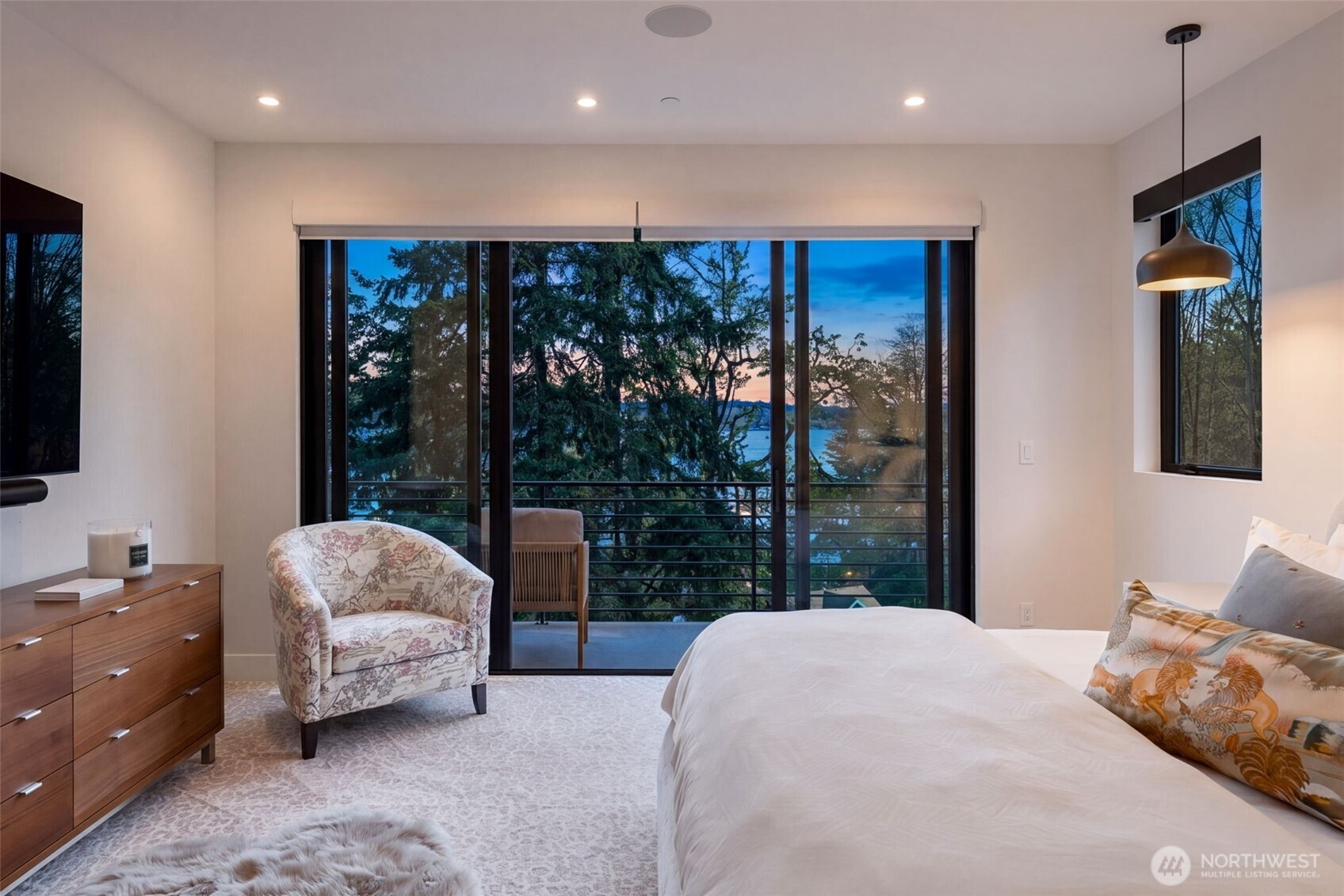 9818 SE 42nd Place Mercer Island WA 98040