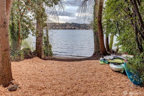 9818 SE 42nd Place Mercer Island WA 98040
