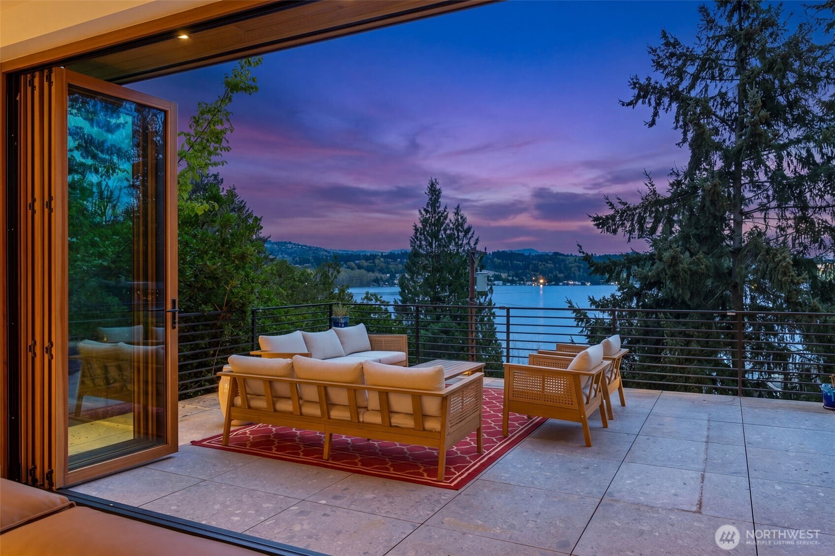 9818 SE 42nd Place Mercer Island WA 98040