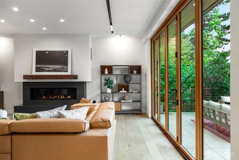 9818 SE 42nd Place Mercer Island WA 98040