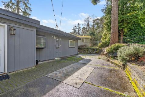 3012 SW 102nd Street Seattle WA 98146