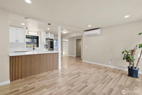 3012 SW 102nd Street Seattle WA 98146