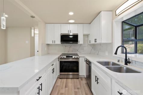 3012 SW 102nd Street Seattle WA 98146