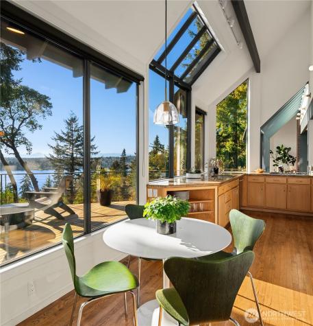 7515 SE 76th Street Mercer Island WA 98040