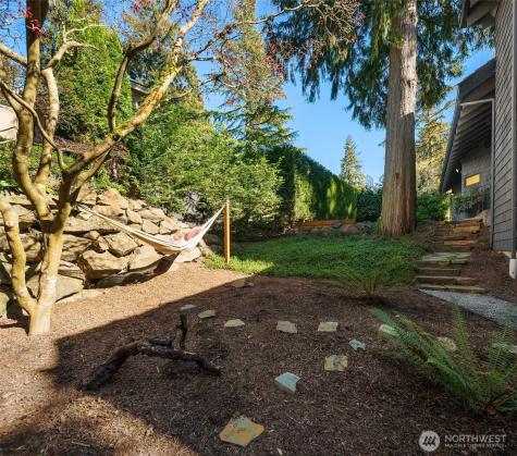 7515 SE 76th Street Mercer Island WA 98040