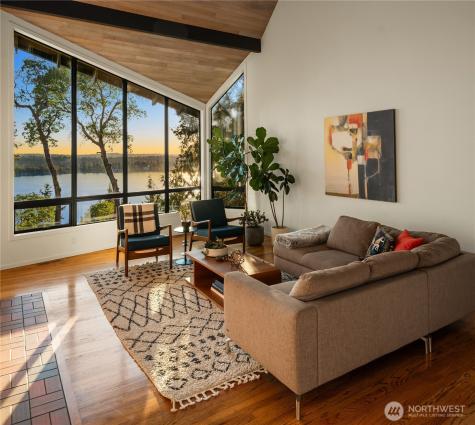 7515 SE 76th Street Mercer Island WA 98040