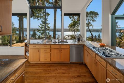 7515 SE 76th Street Mercer Island WA 98040