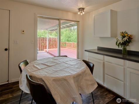 1733 Foxtail Circle Woodland WA 98674
