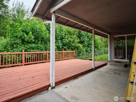 1733 Foxtail Circle Woodland WA 98674