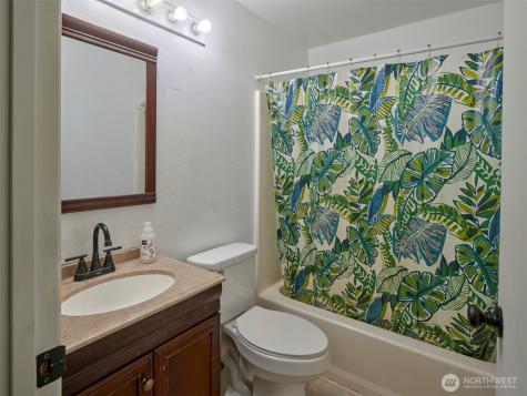 1733 Foxtail Circle Woodland WA 98674